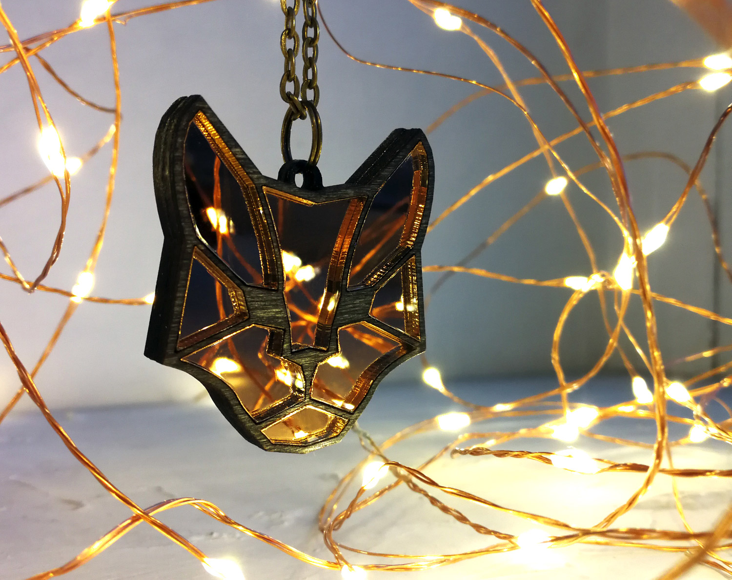 Кот зеркальный - кулон на длинной цепочке