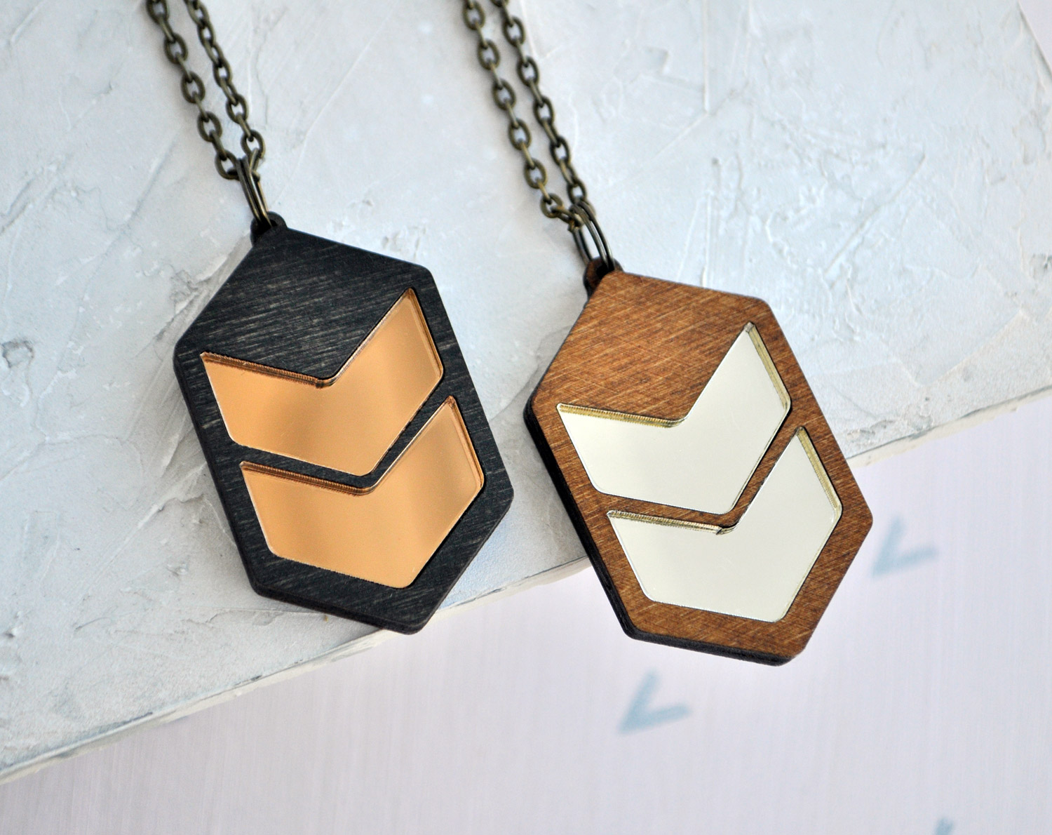 Призма II - кулон на длинной цепочке