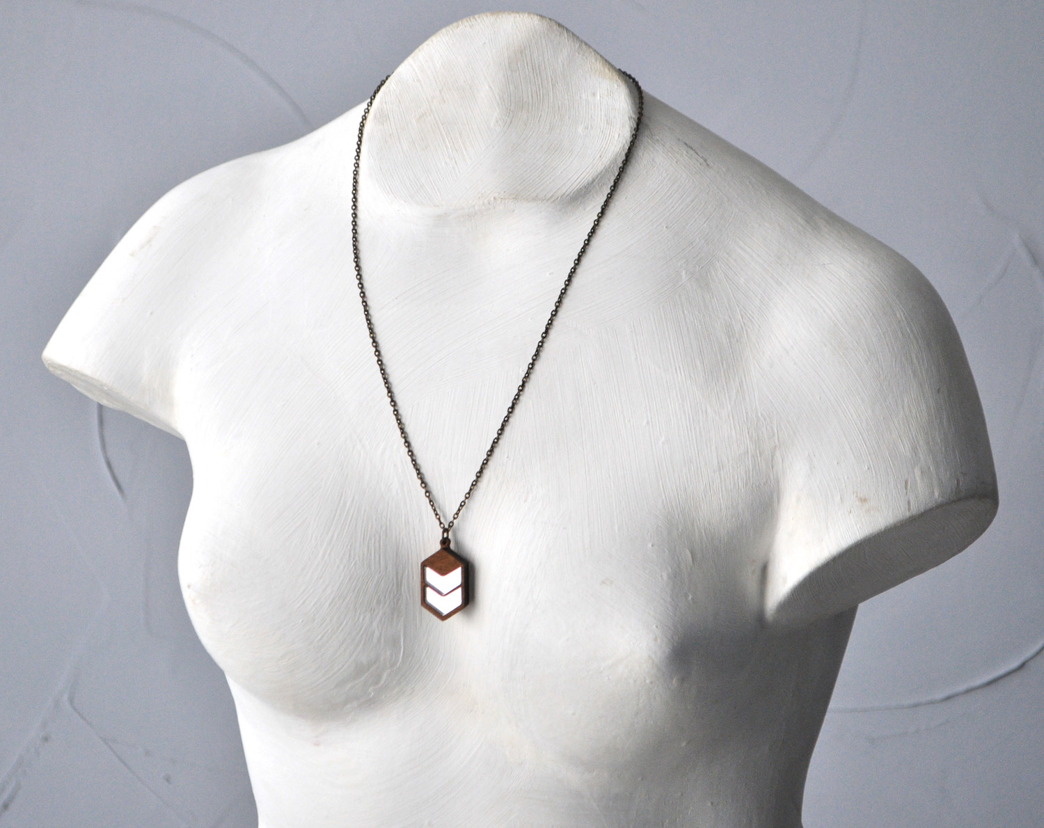 Призма II маленькая - кулон на длинной цепочке