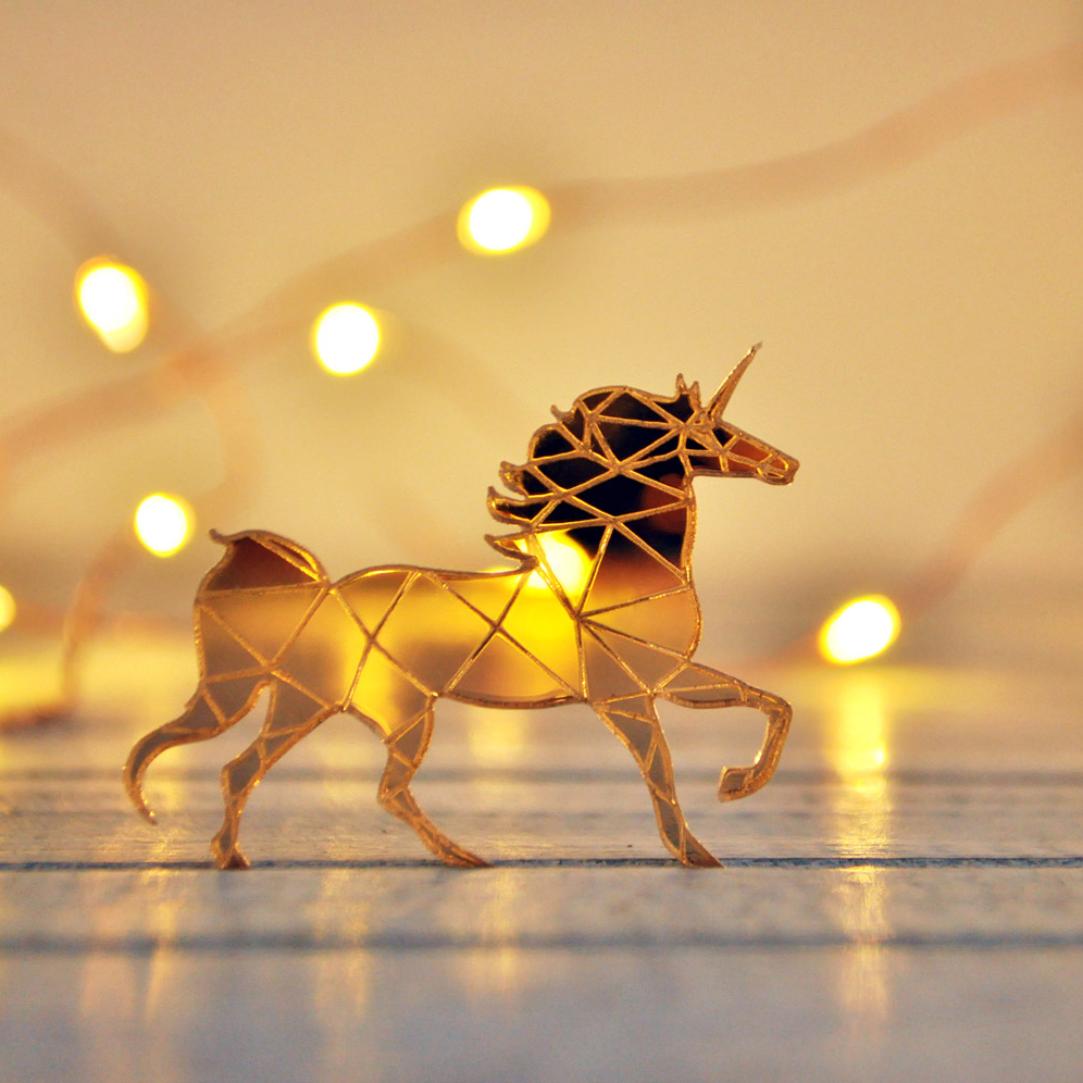 Единорог - зеркальная брошь