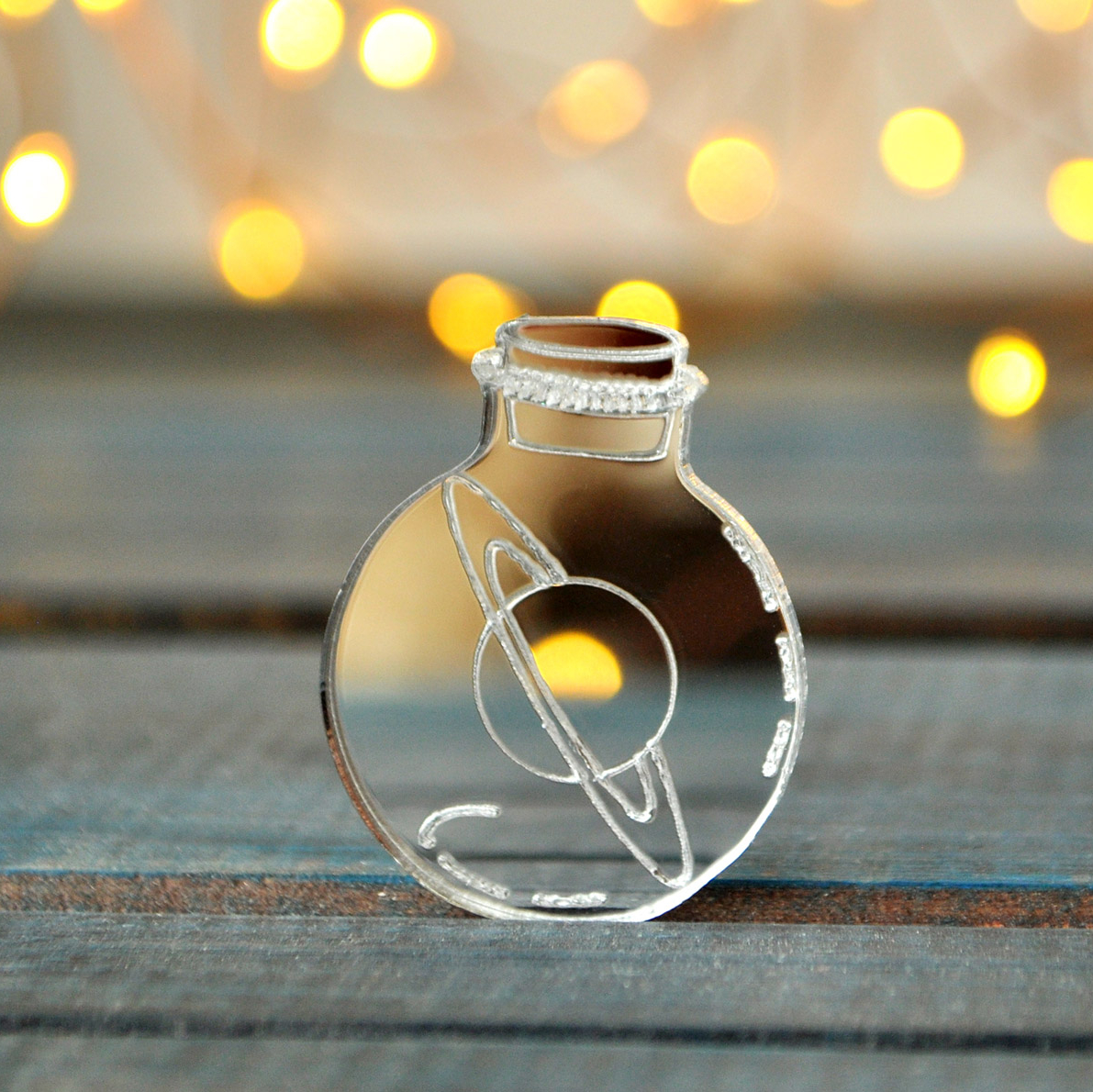 Баночка с Сатурном - зеркальная брошь