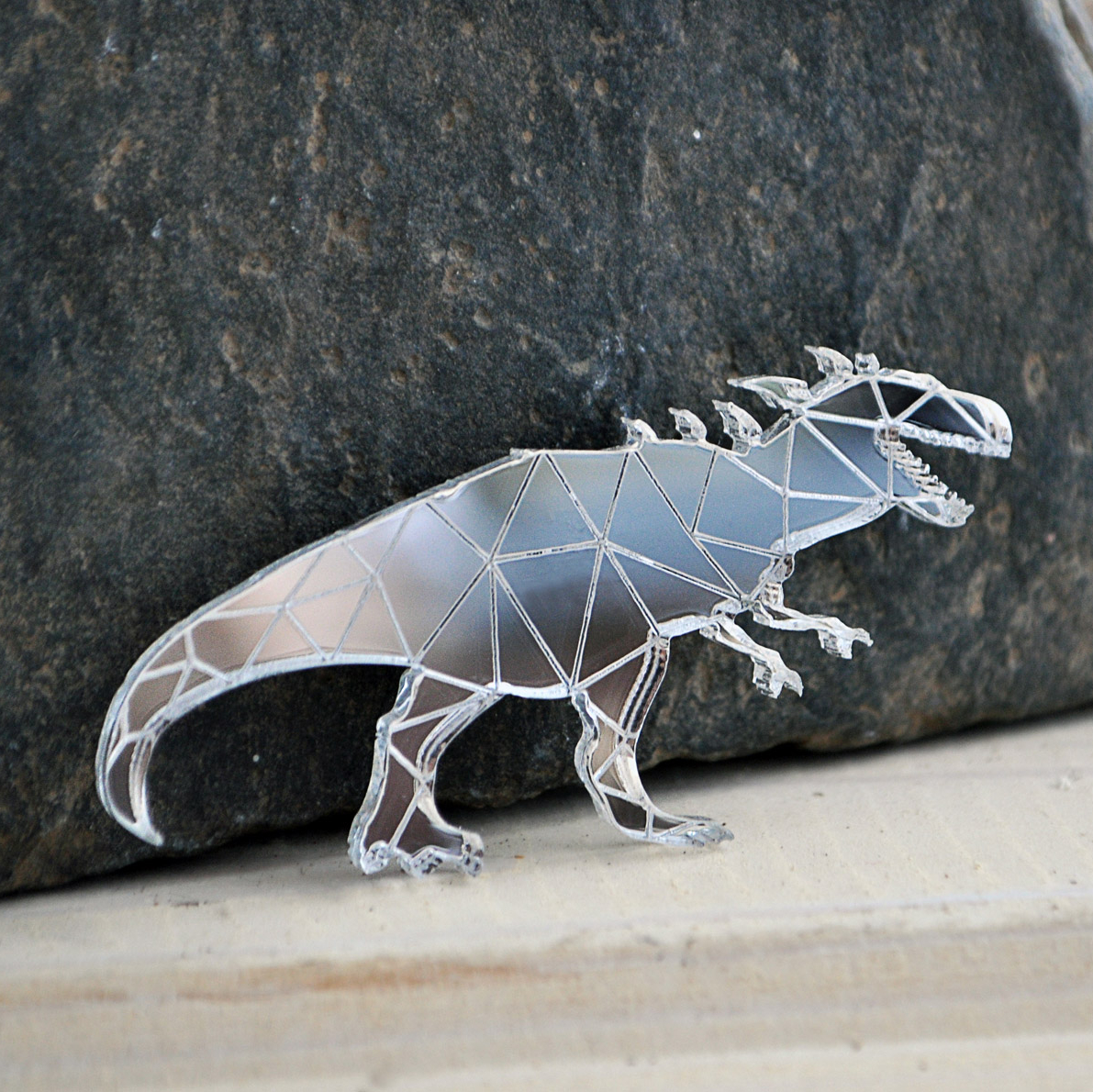 Тираннозавр - зеркальная брошь