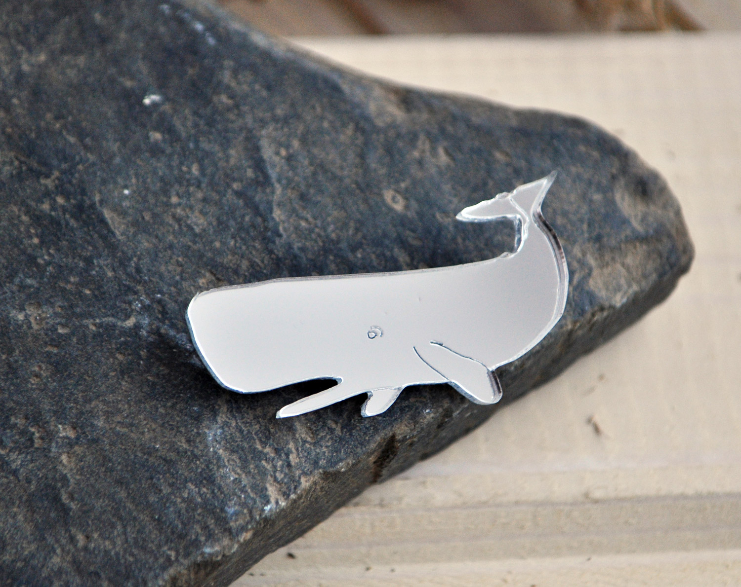 Кашалот - зеркальная брошь