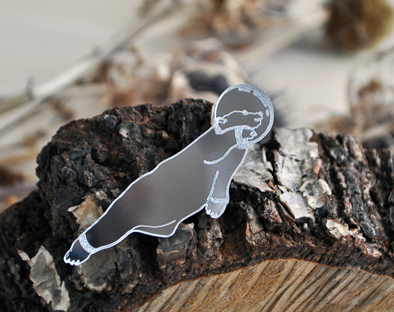 Медведь - космонавт  - зеркальная брошь