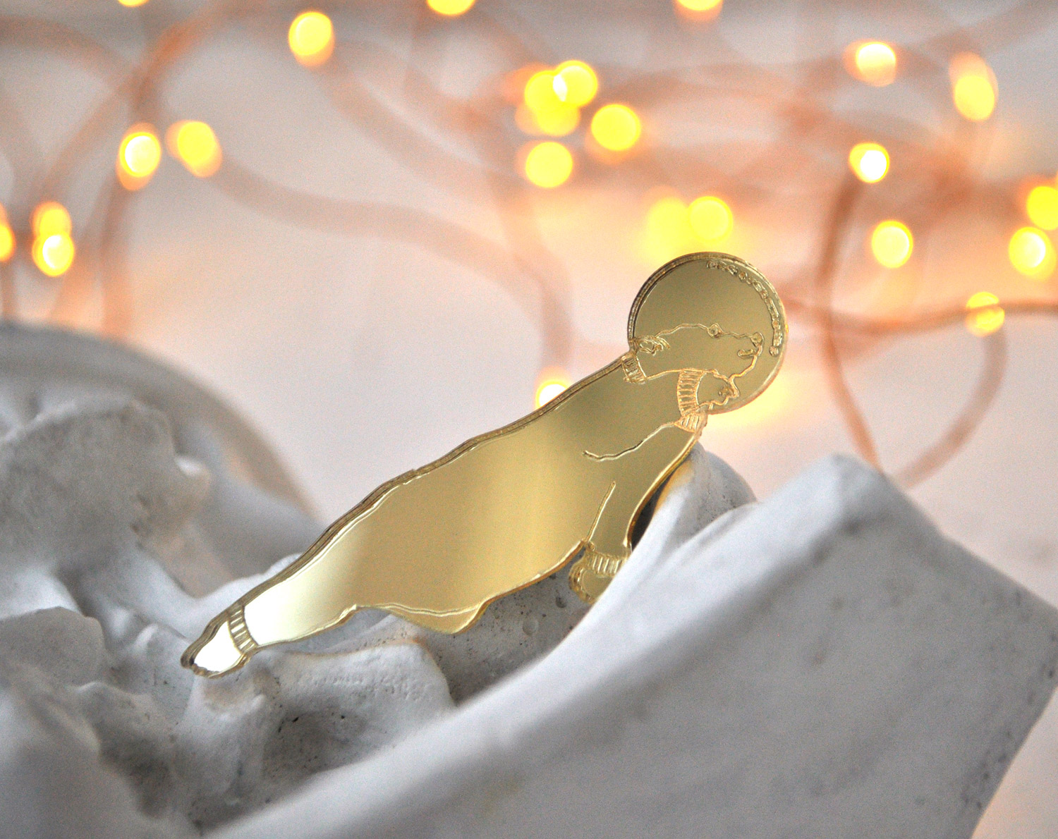 Медведь - космонавт  - зеркальная брошь