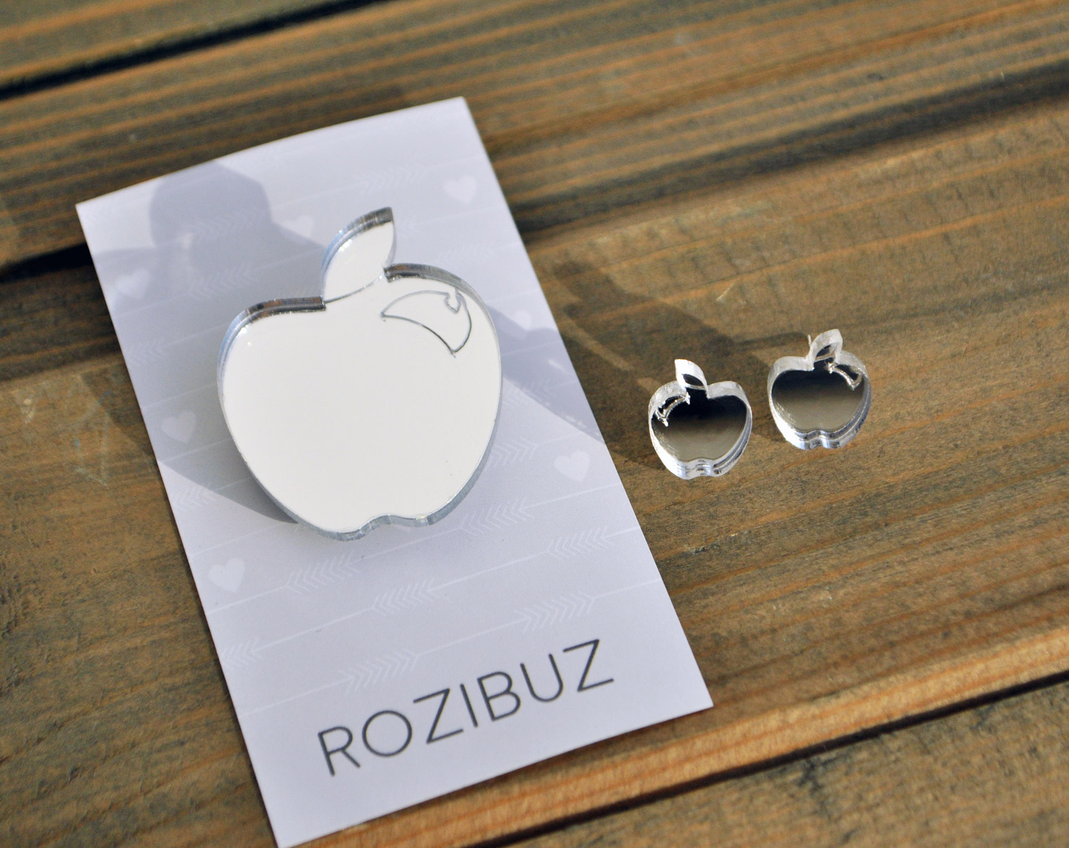 яблочко - зеркальная брошь