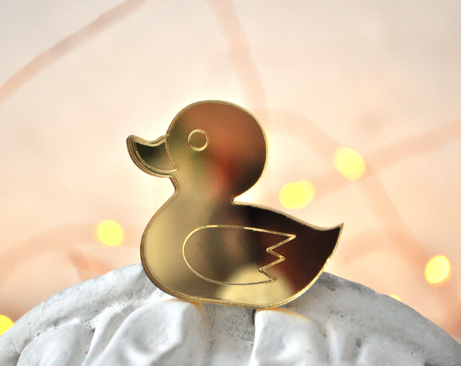 Зеркальная утка - зеркальная брошь