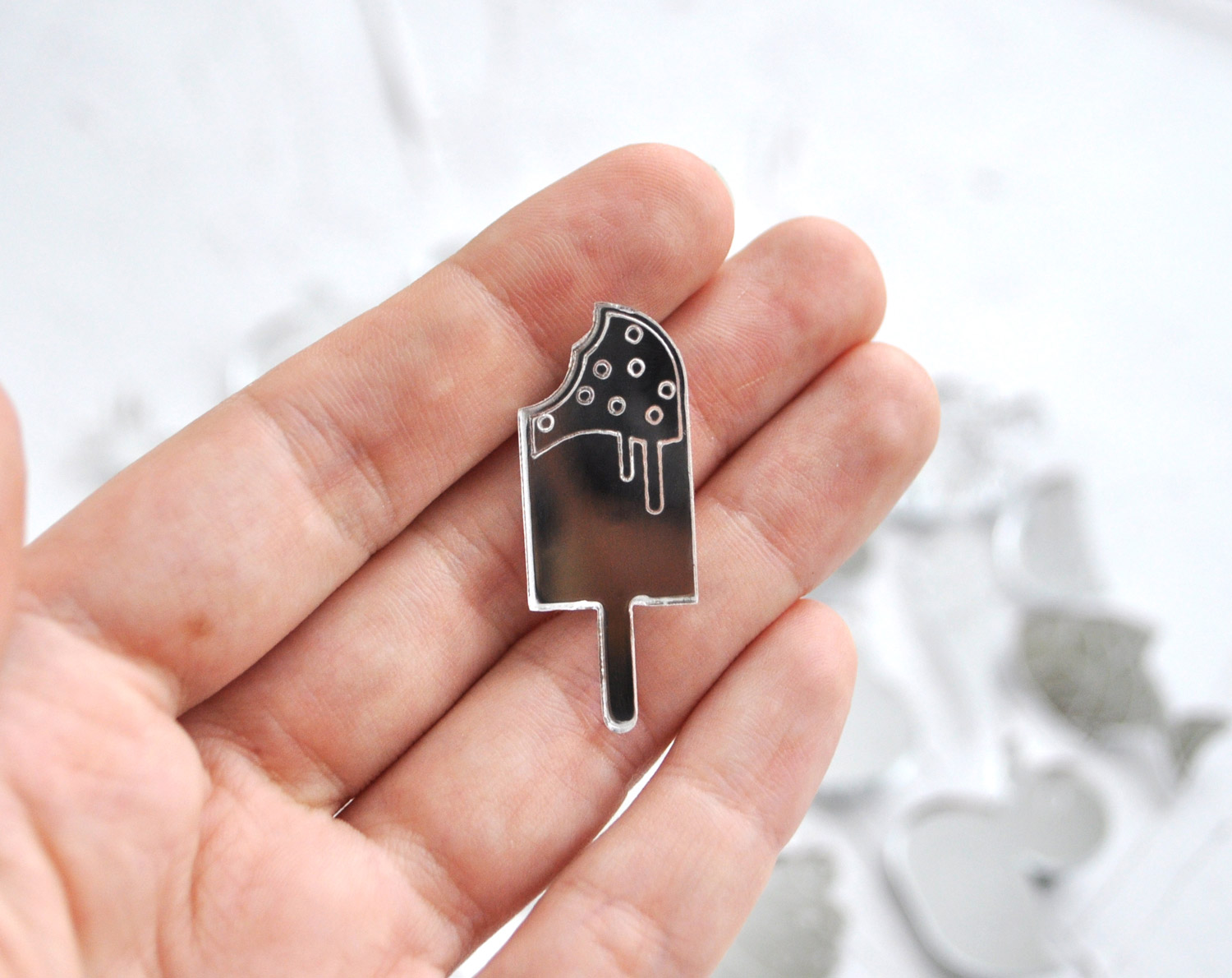 Зеркальное эскимо - зеркальная брошь