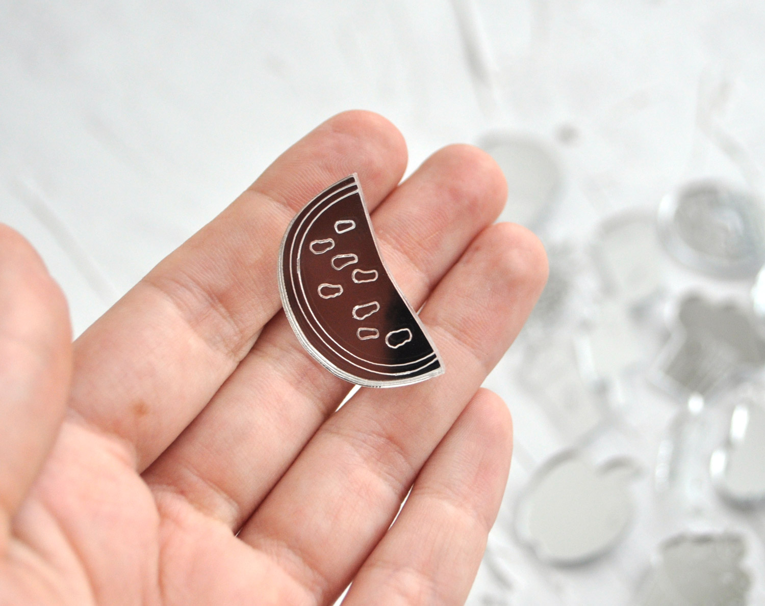 Зеркальный арбуз - зеркальная брошь