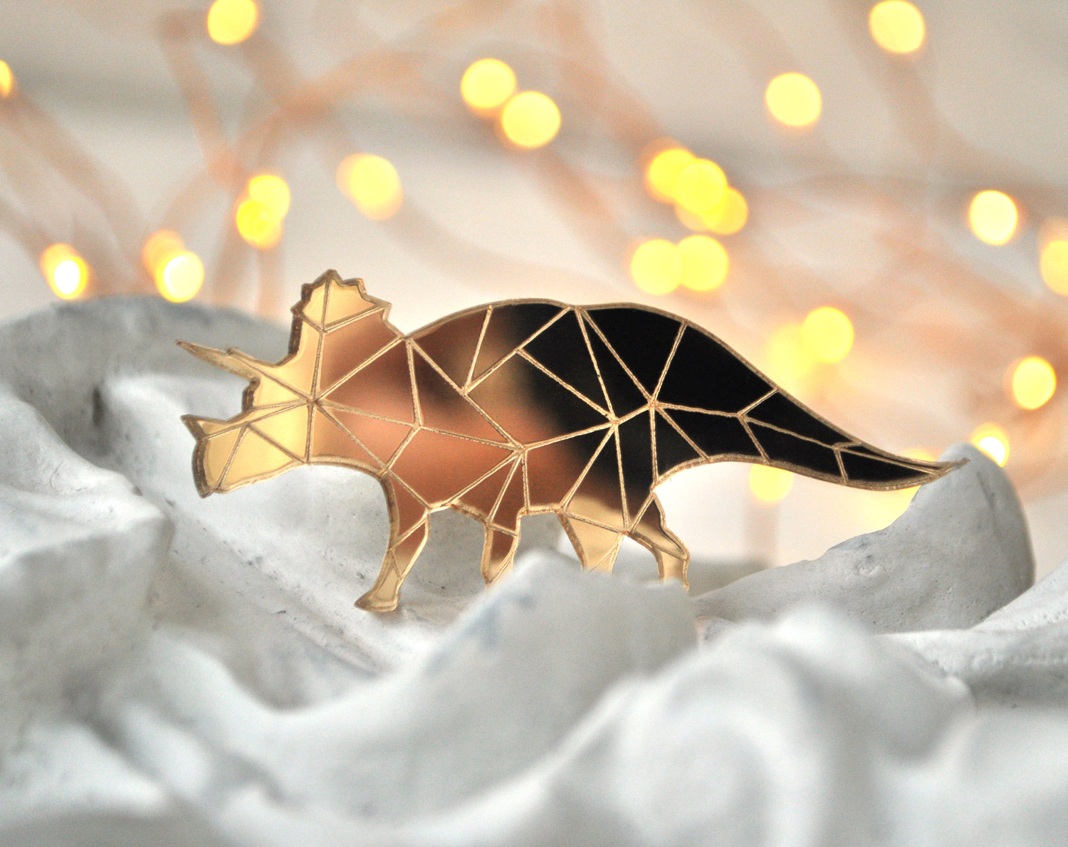 Трицератопс - зеркальная брошь