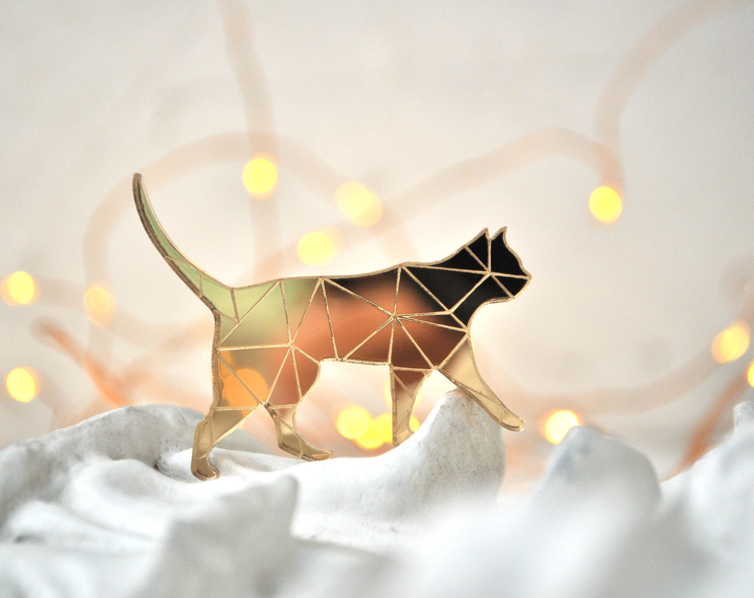 Кошка - зеркальная брошь