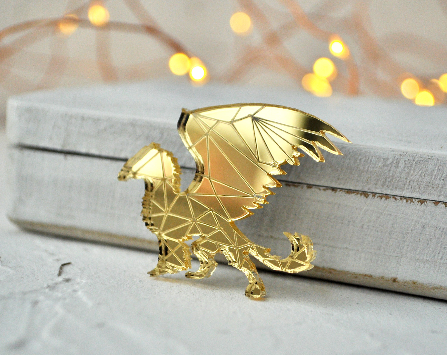 Грифон - зеркальная брошь