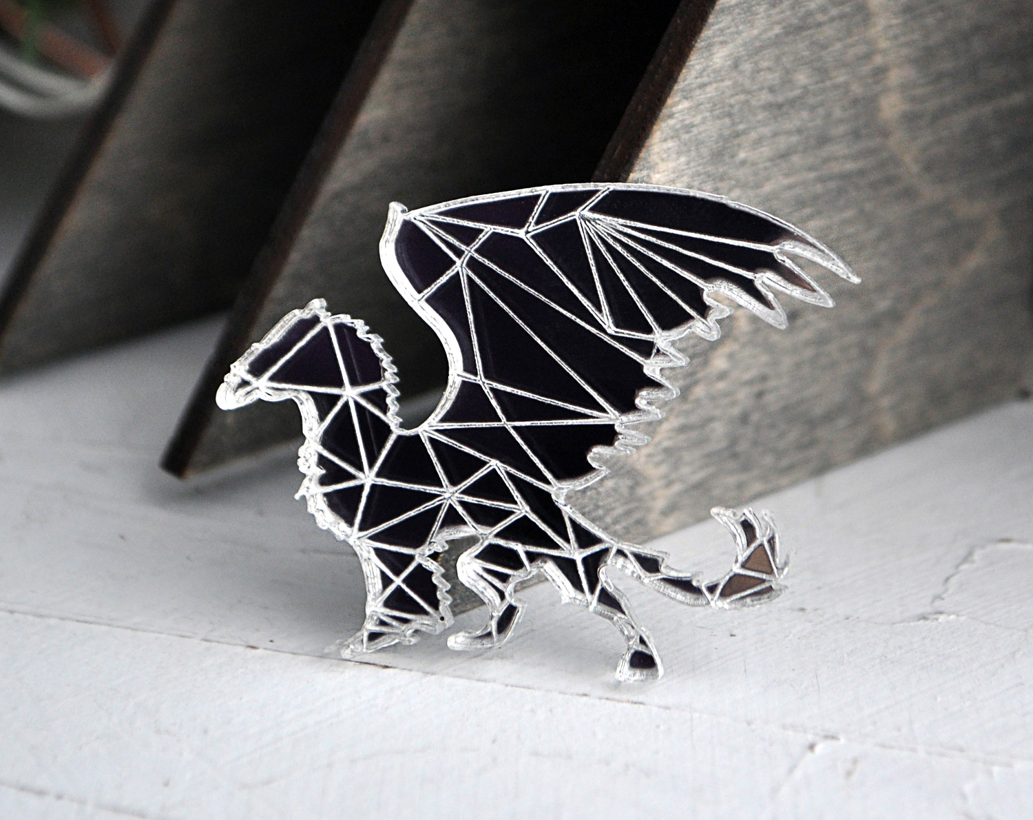 Грифон - зеркальная брошь