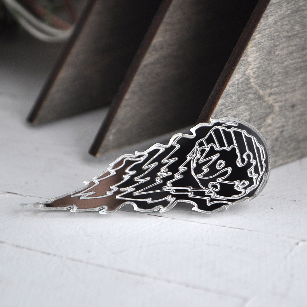 Комета - зеркальная брошь