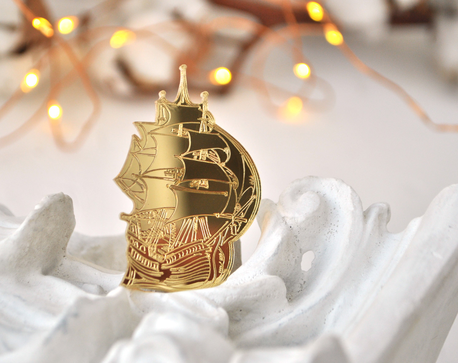 Летучий Голландец - зеркальная брошь