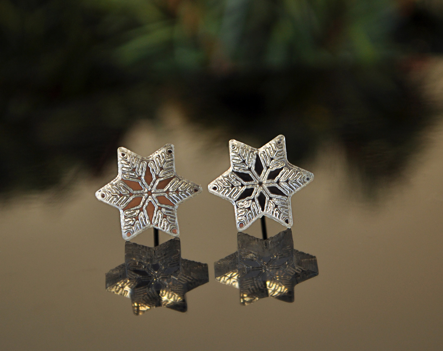 Зеркальные снежинки звездочки - серьги-гвоздики зеркальные
