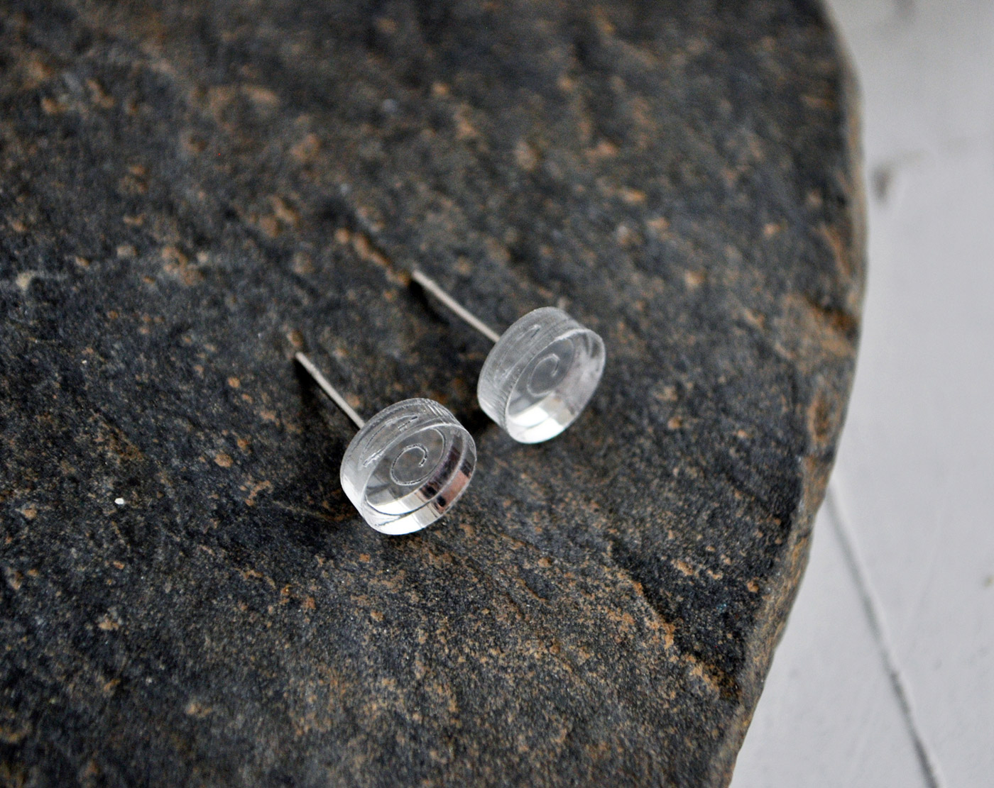 Зеркальные спиральки - серьги-гвоздики зеркальные