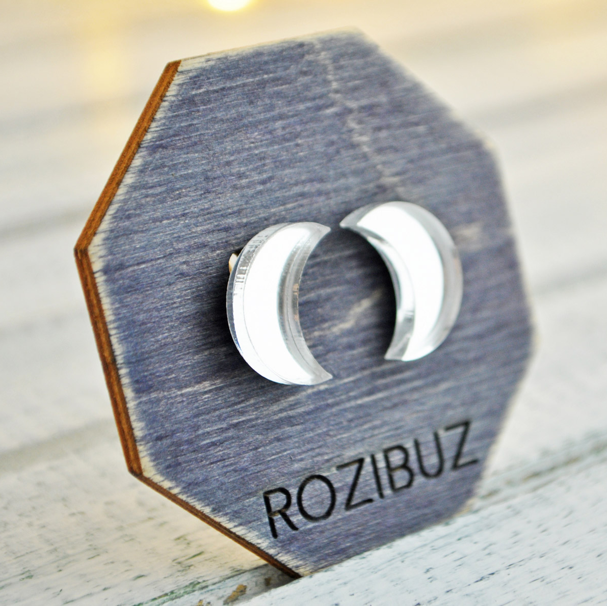 Два месяца  - серьги-гвоздики зеркальные