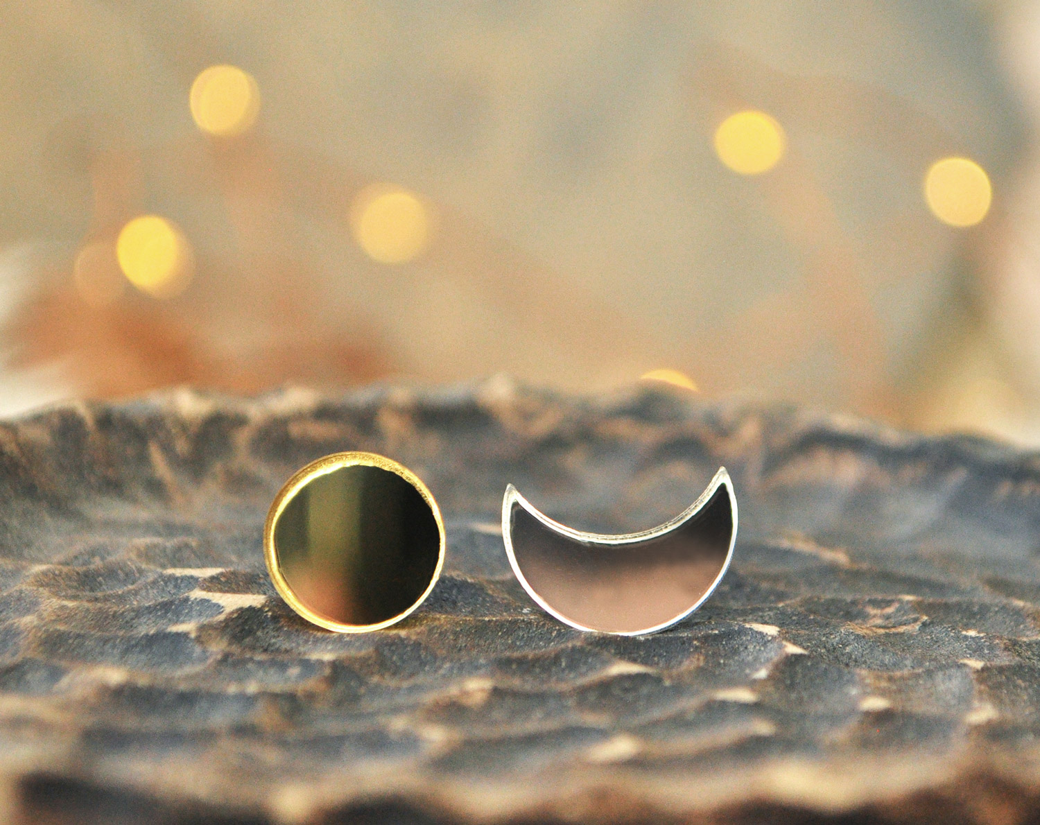 Асимметричные: Полумесяц и Солнце - серьги-гвоздики зеркальные