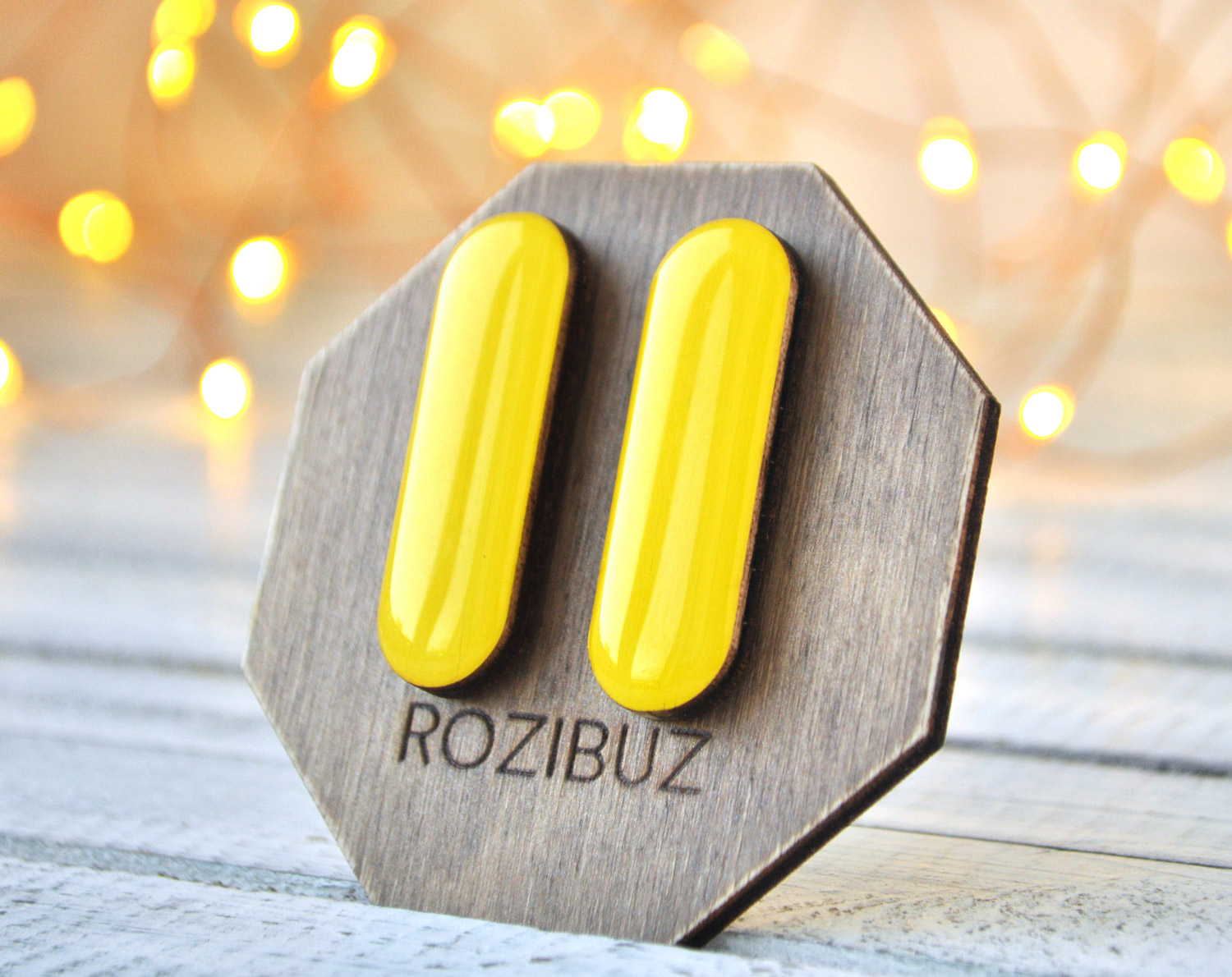 Орех - овалы - серьги-гвоздики разных цветов