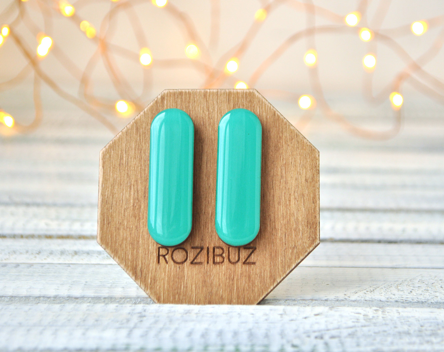 Орех - овалы - серьги-гвоздики разных цветов