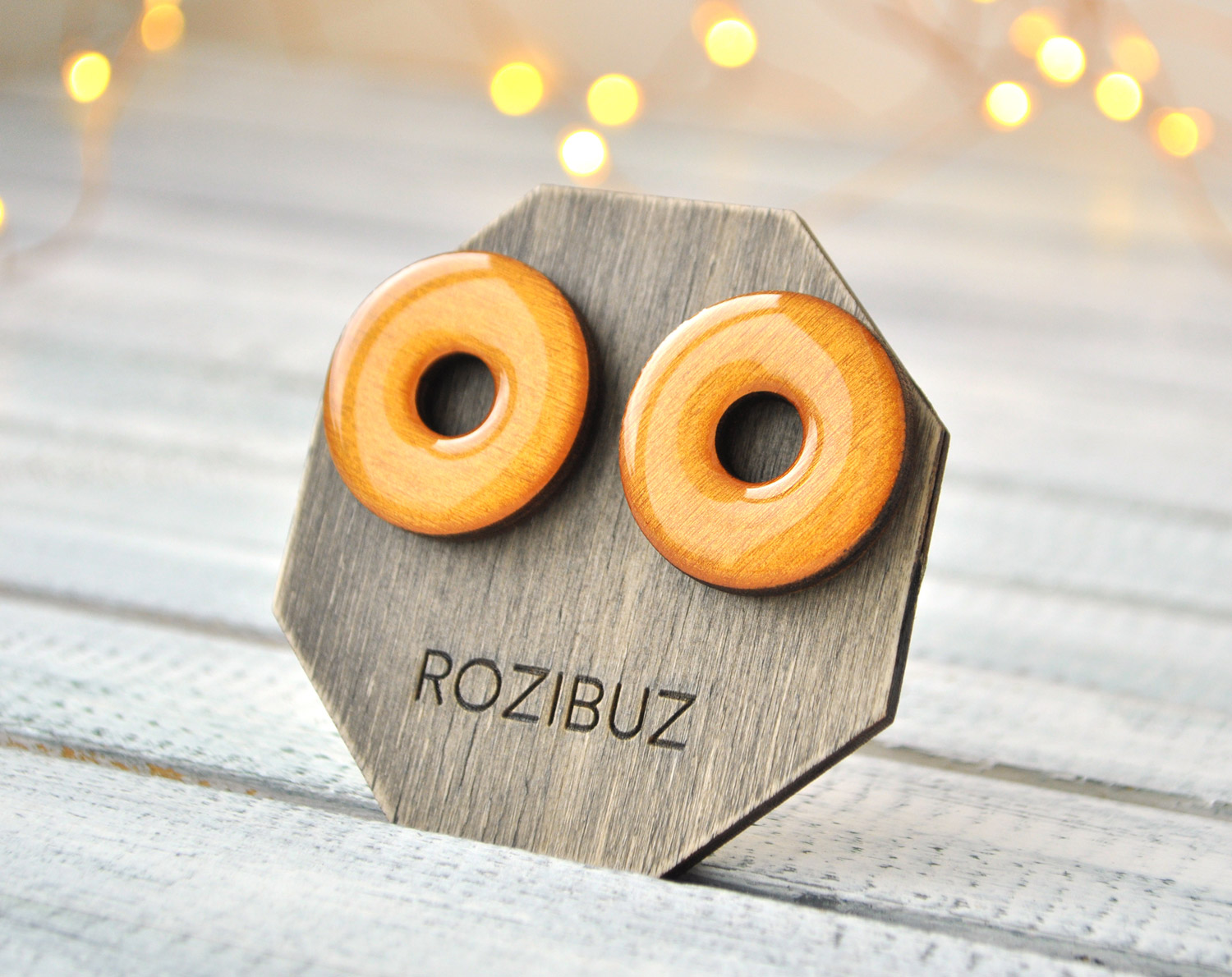 диск - серьги-гвоздики разных цветов