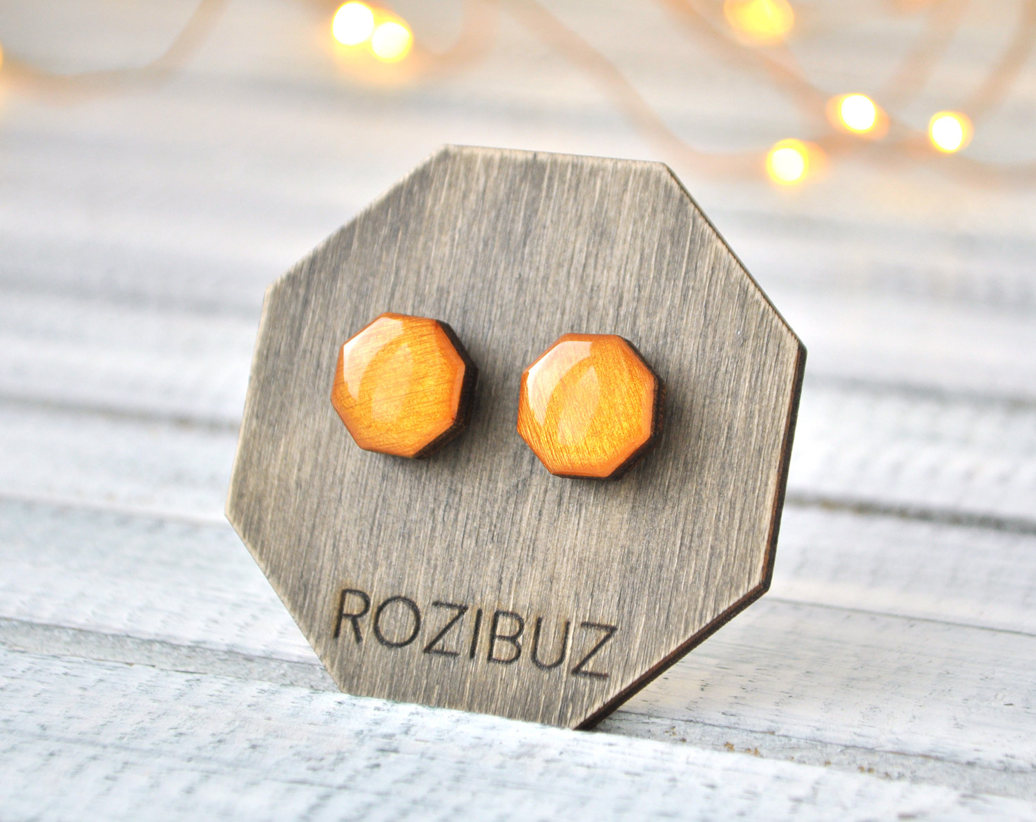 восьмиугольники - серьги-гвоздики разных цветов