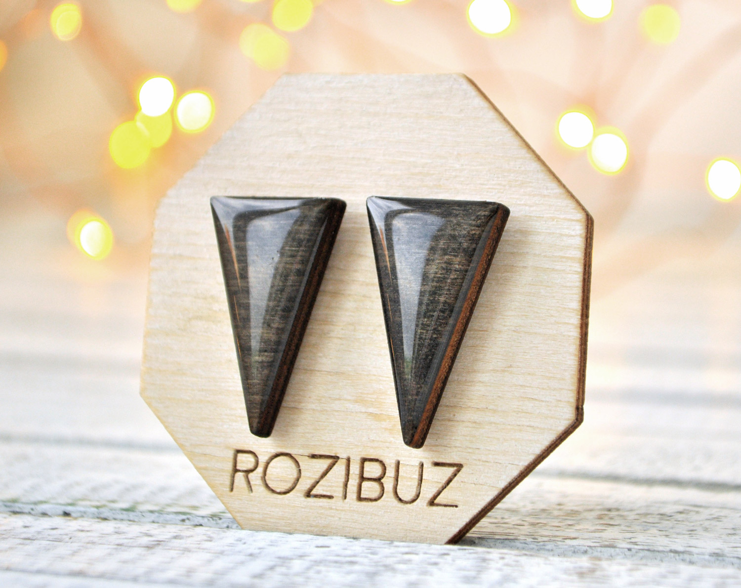 треугольники длинные - серьги-гвоздики деревянные