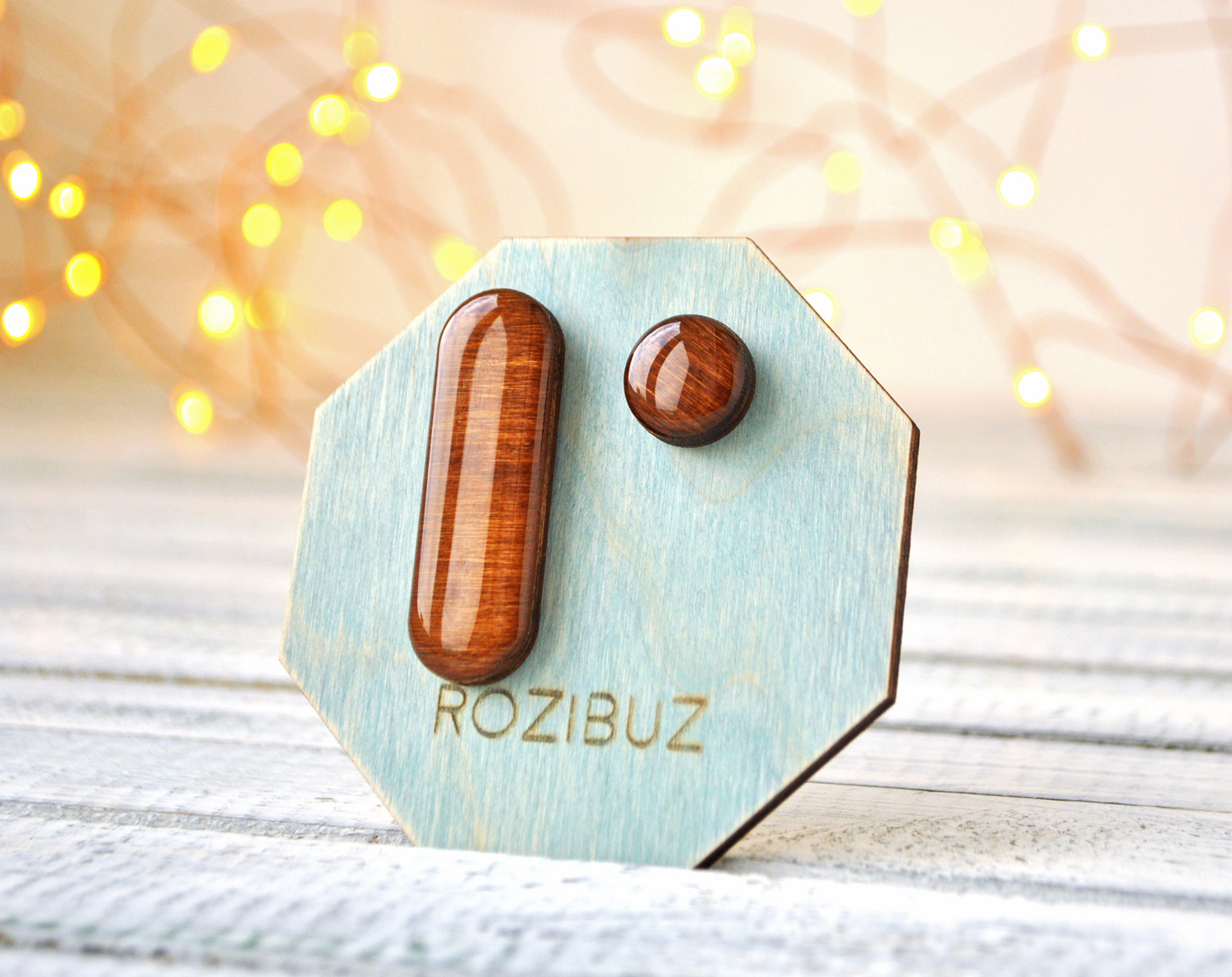 асимметрия с овалом - серьги-гвоздики деревянные