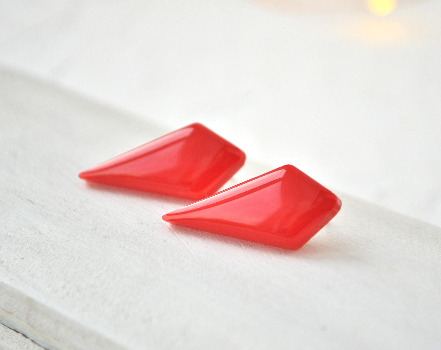 красный кристалл - серьги гвоздики