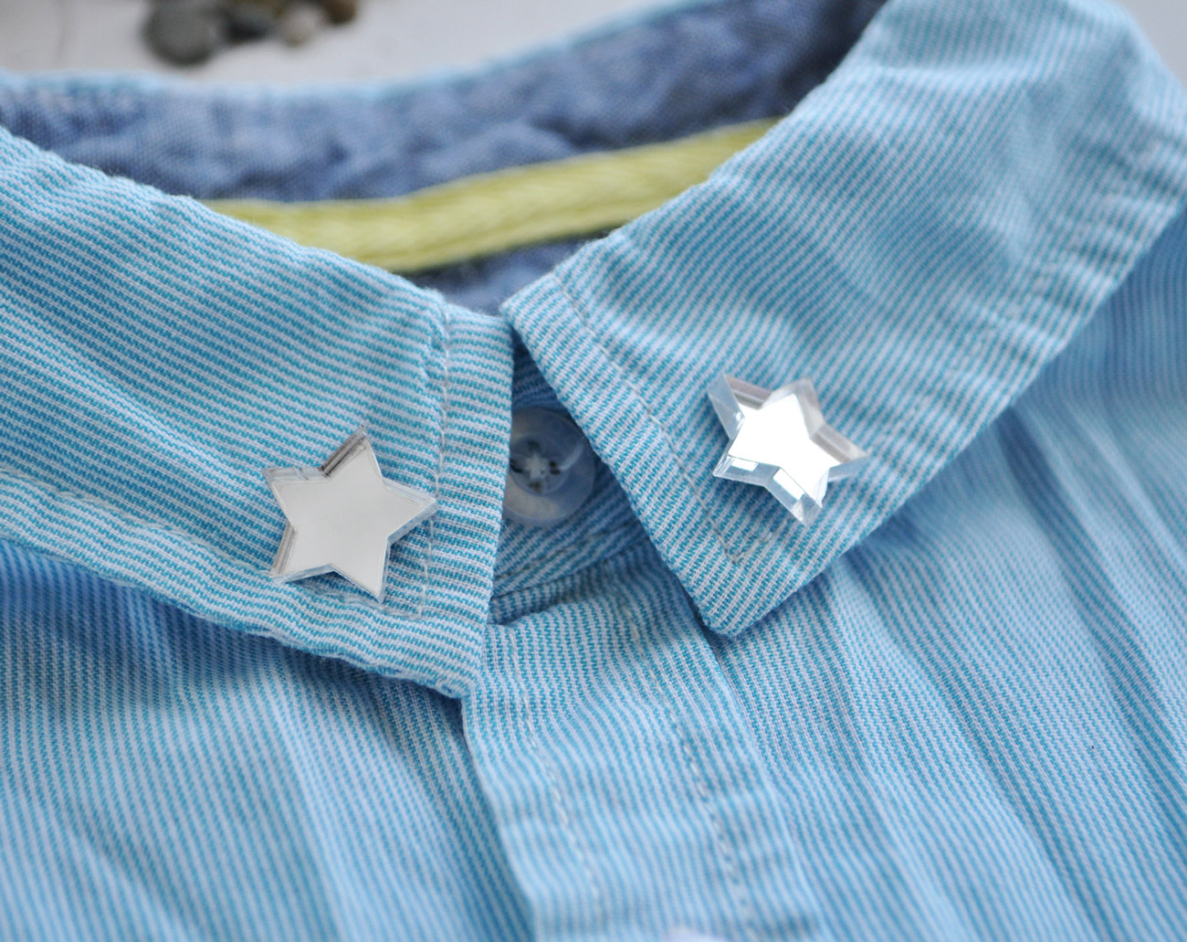 Звездочки - зеркальные броши на воротник рубашки
