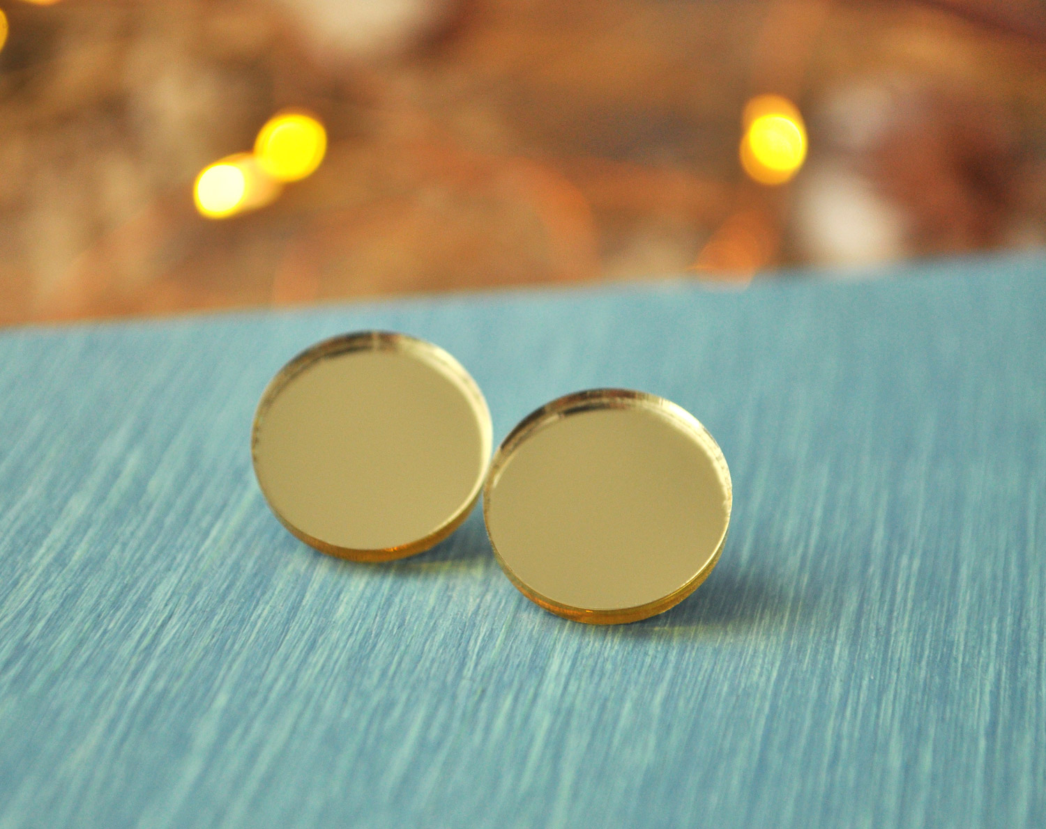 круги - зеркальные броши на воротник рубашки