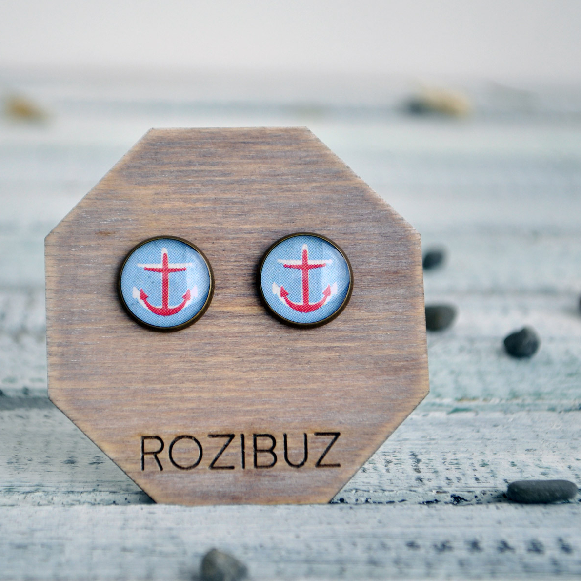 Якорь красный - серьги-гвоздики в металлической оправе