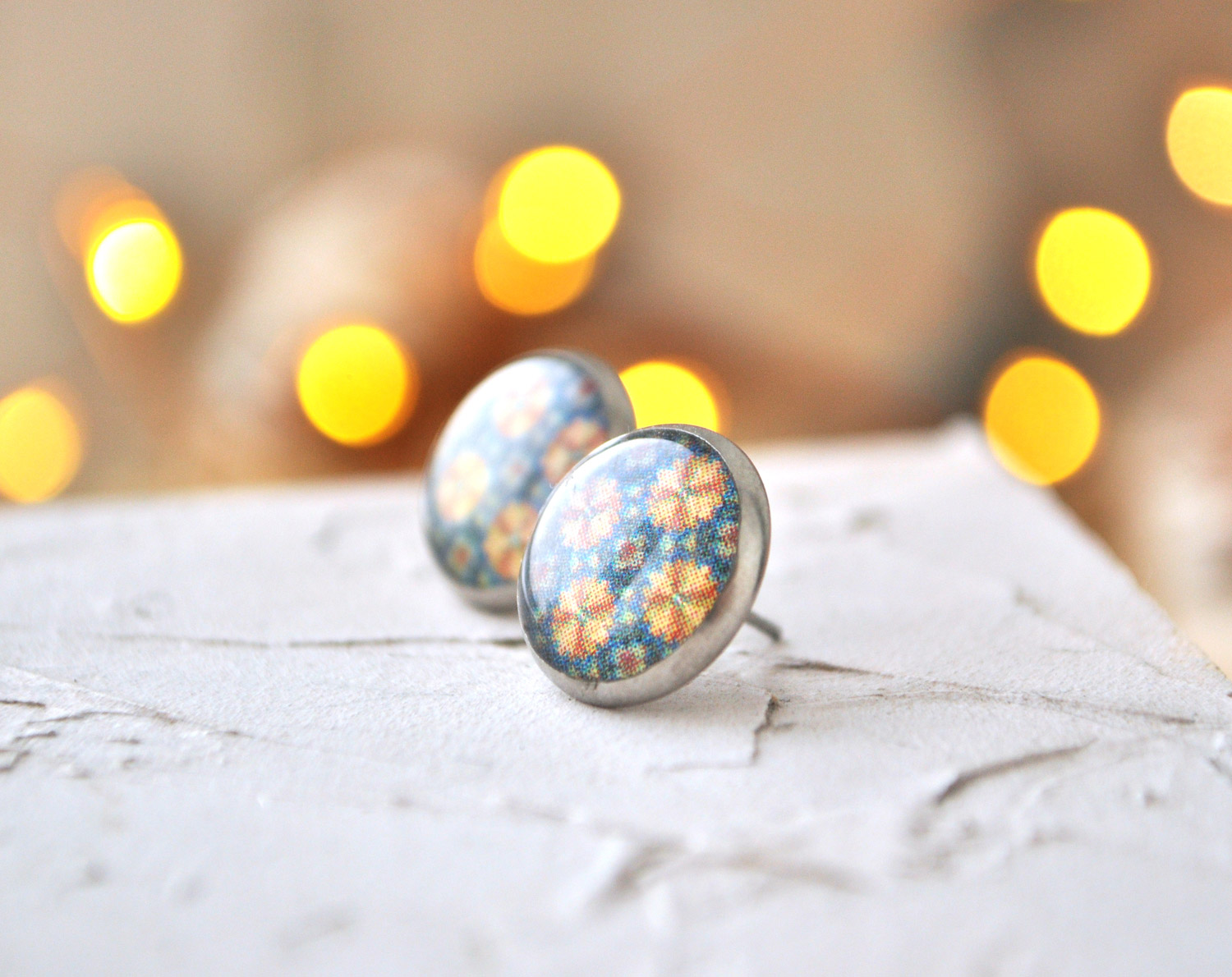 Мозаика - серьги-гвоздики в металлической оправе