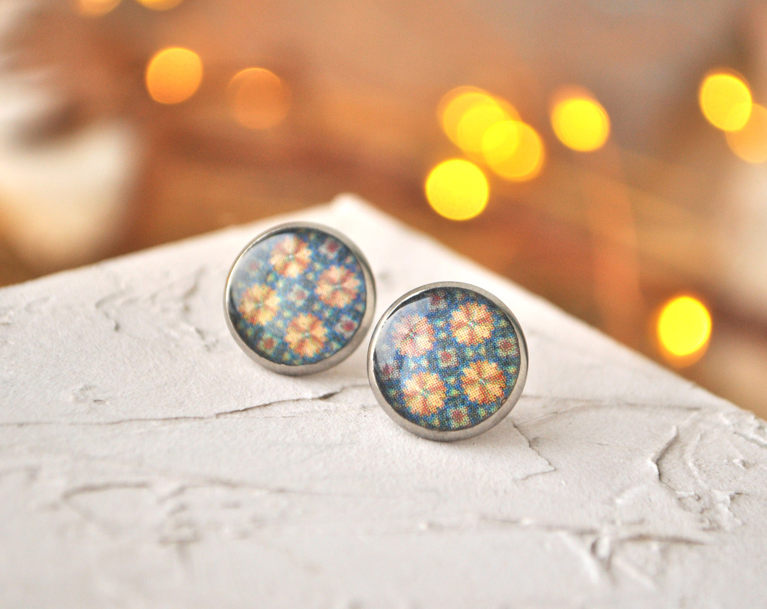 Мозаика - серьги-гвоздики в металлической оправе