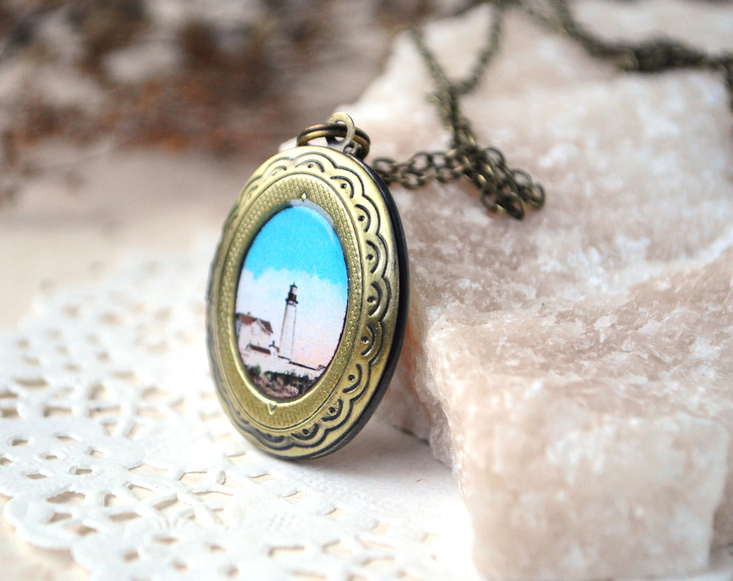 Маяк - медальон на цепочке