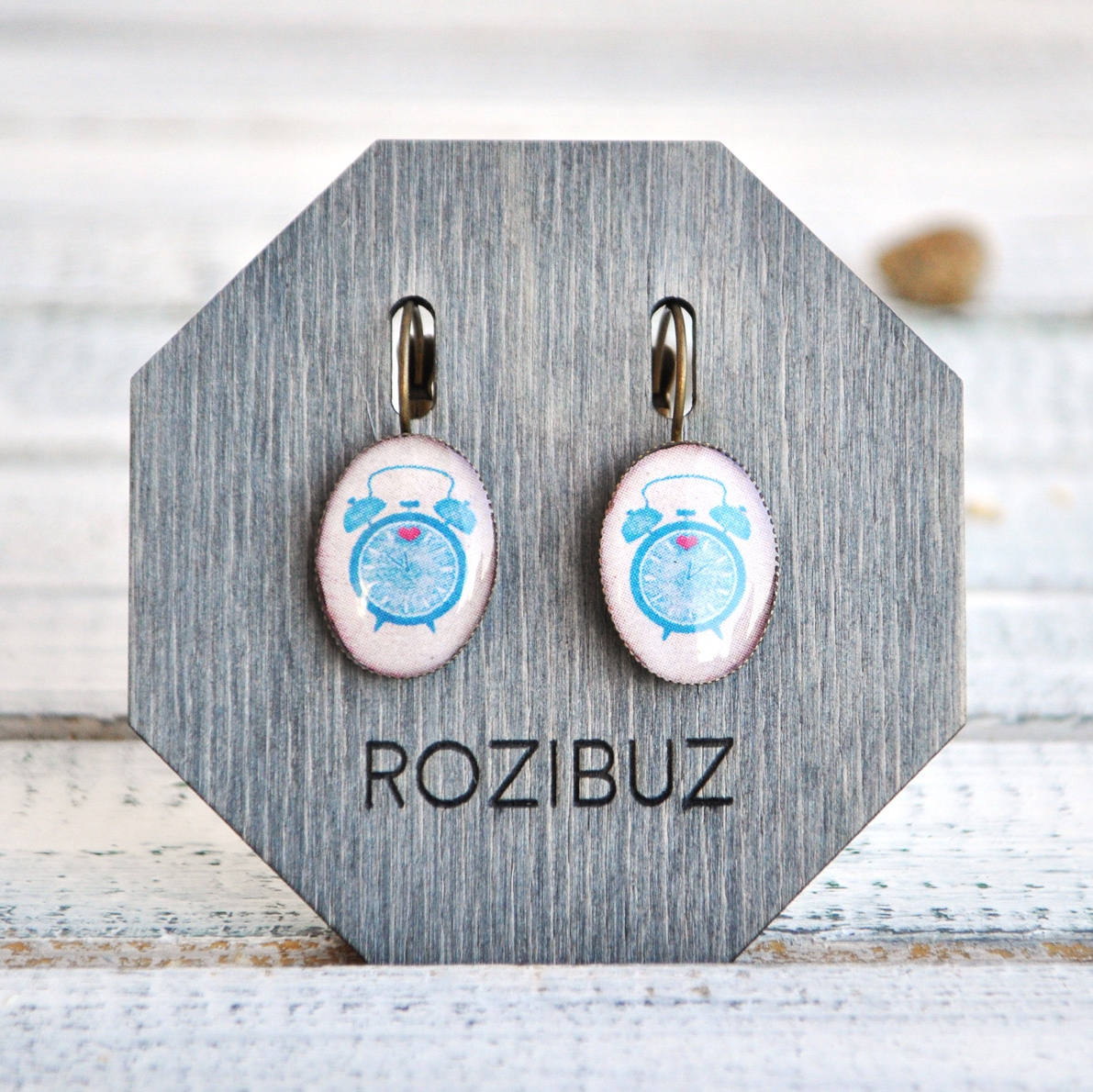 Будильник - серьги в латунной оправе