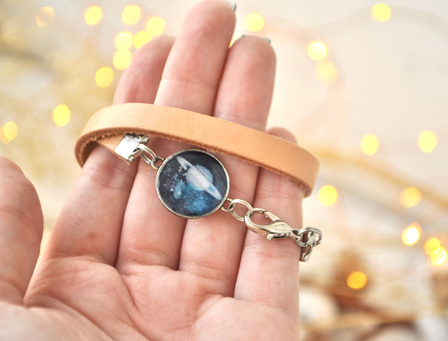 Сатурн - браслет в два оборота