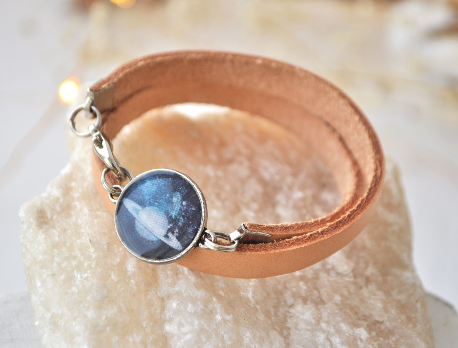 Сатурн - браслет в два оборота