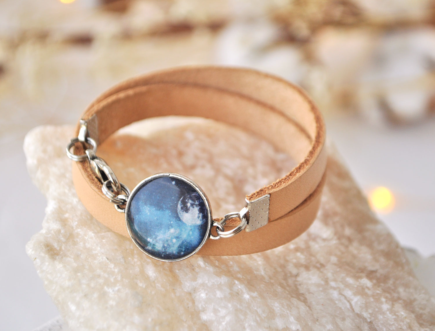 Луна и туманность - браслет в два оборота