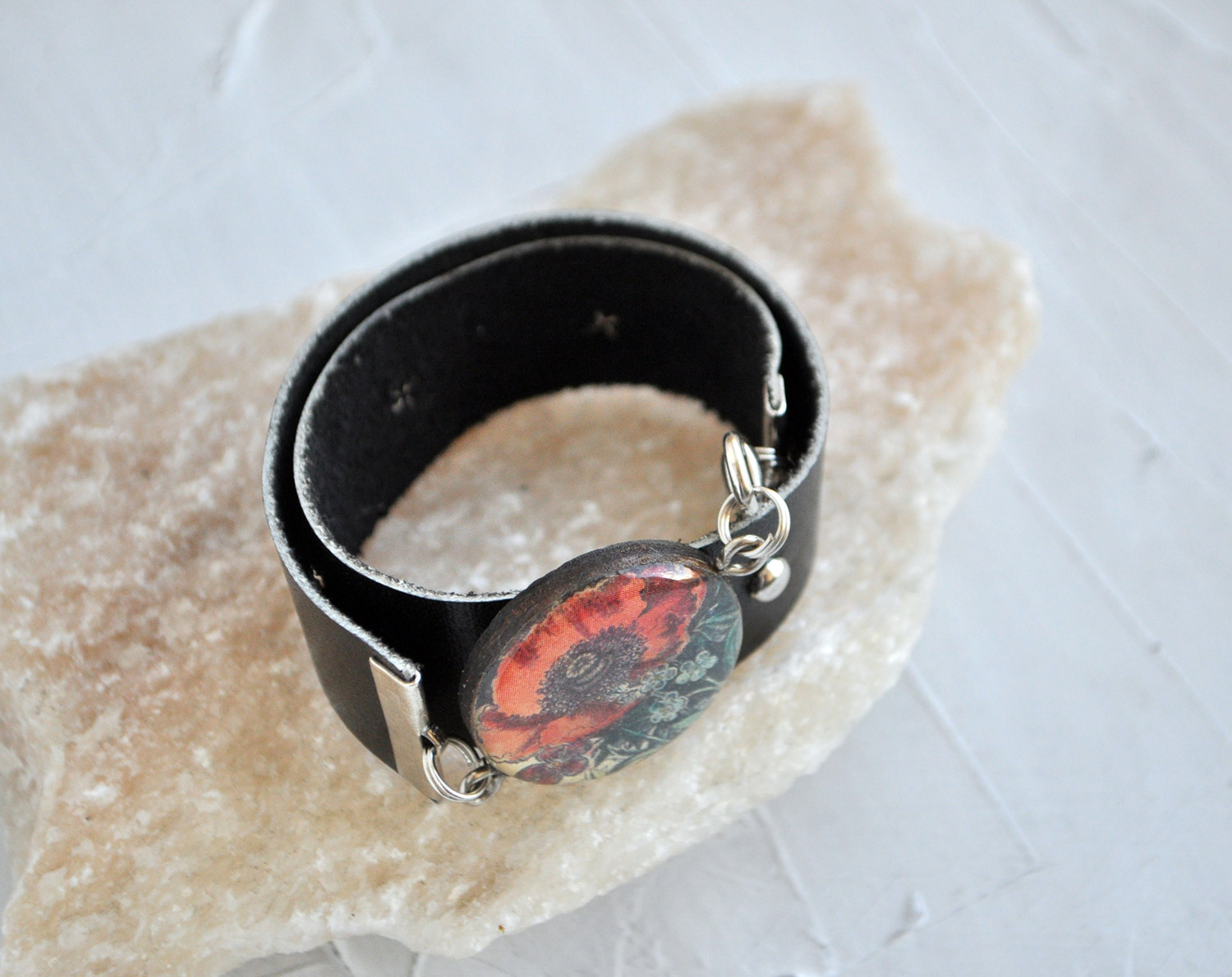 Маки - браслет в два оборота