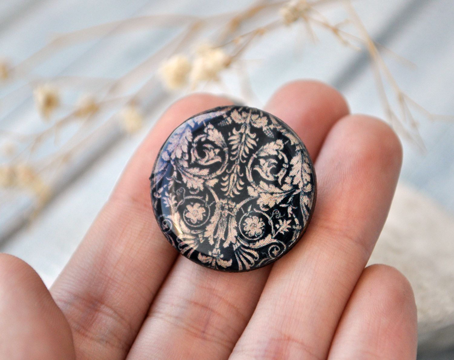 Дамаск черный - брошь деревянная