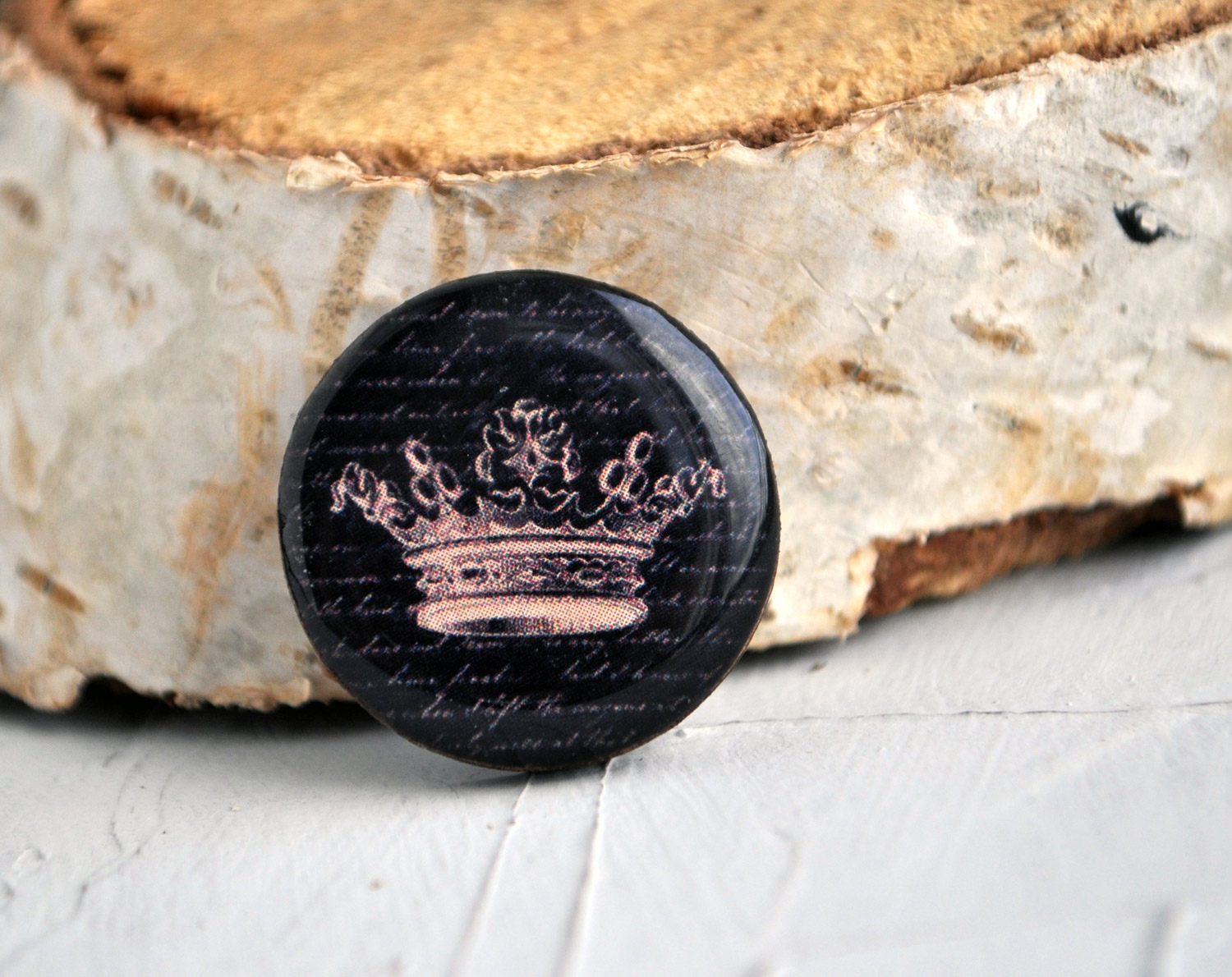 Корона - брошь деревянная