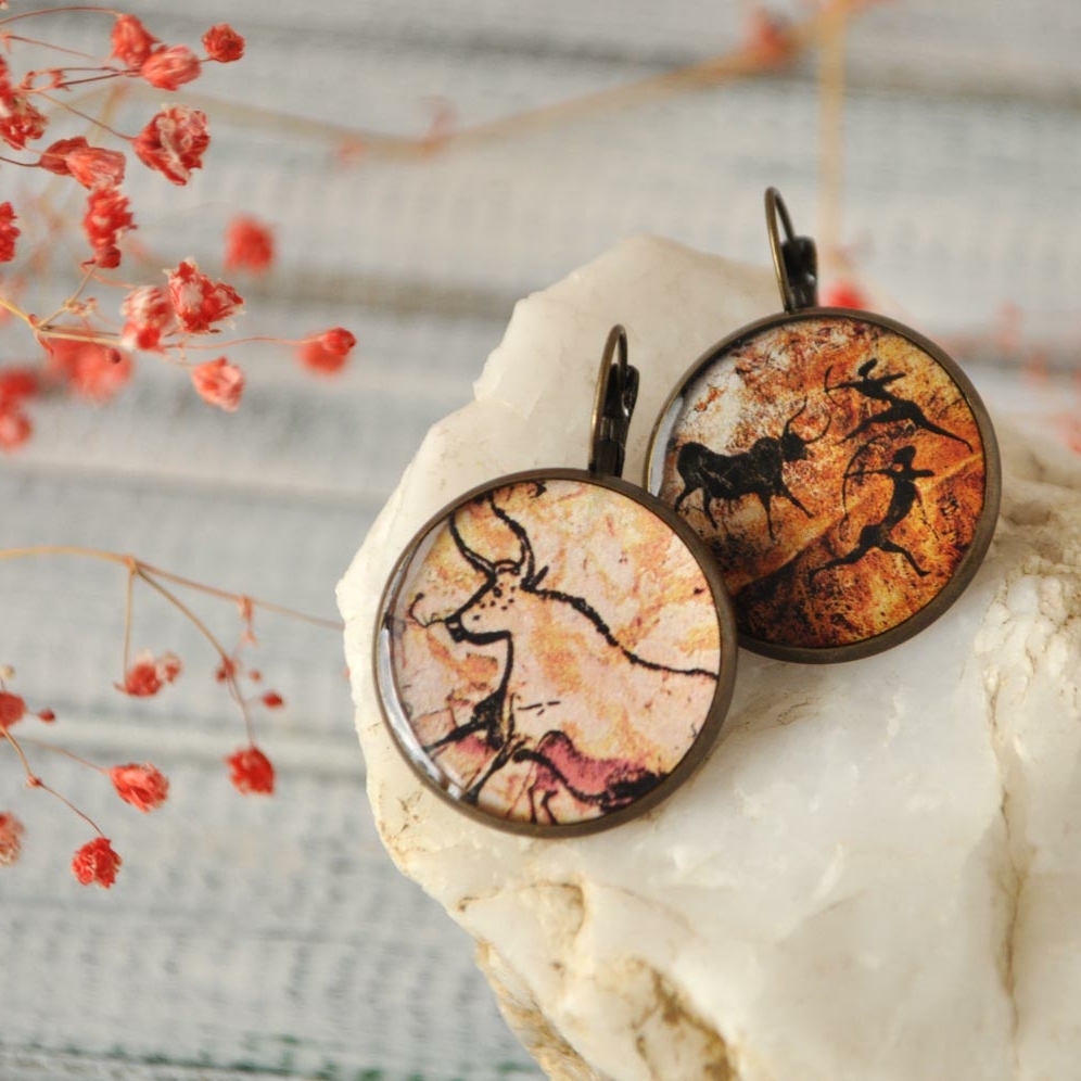 Бык и лучники - большие серьги в латунной оправе