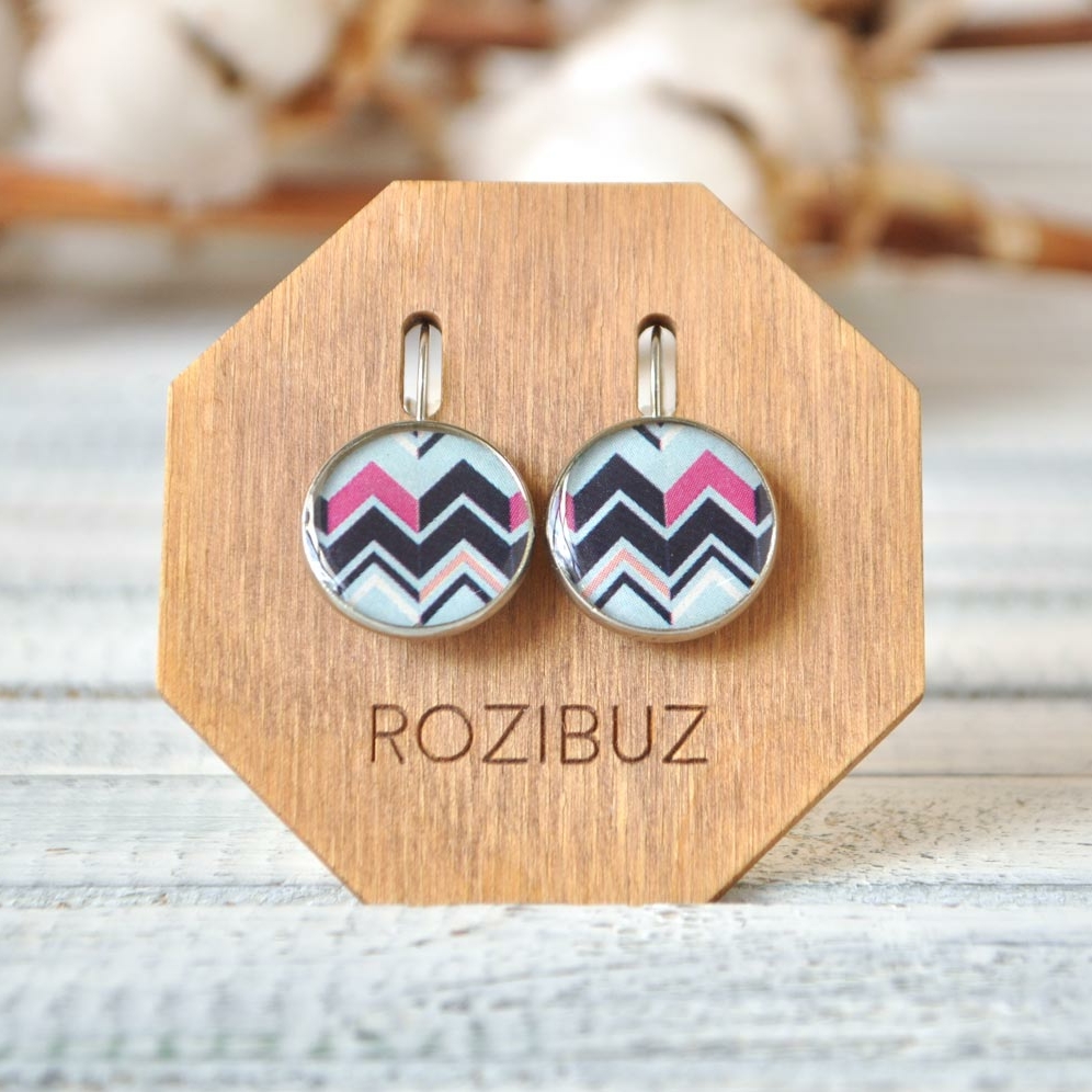 Зигзаг - серьги в металлической оправе