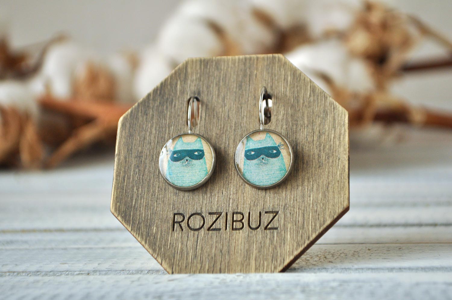 Кот преступник - серьги в металлической оправе