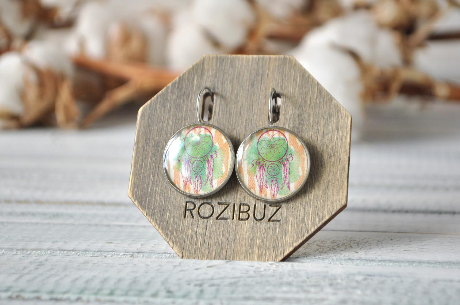 Ловец на зеленом - серьги в металлической оправе