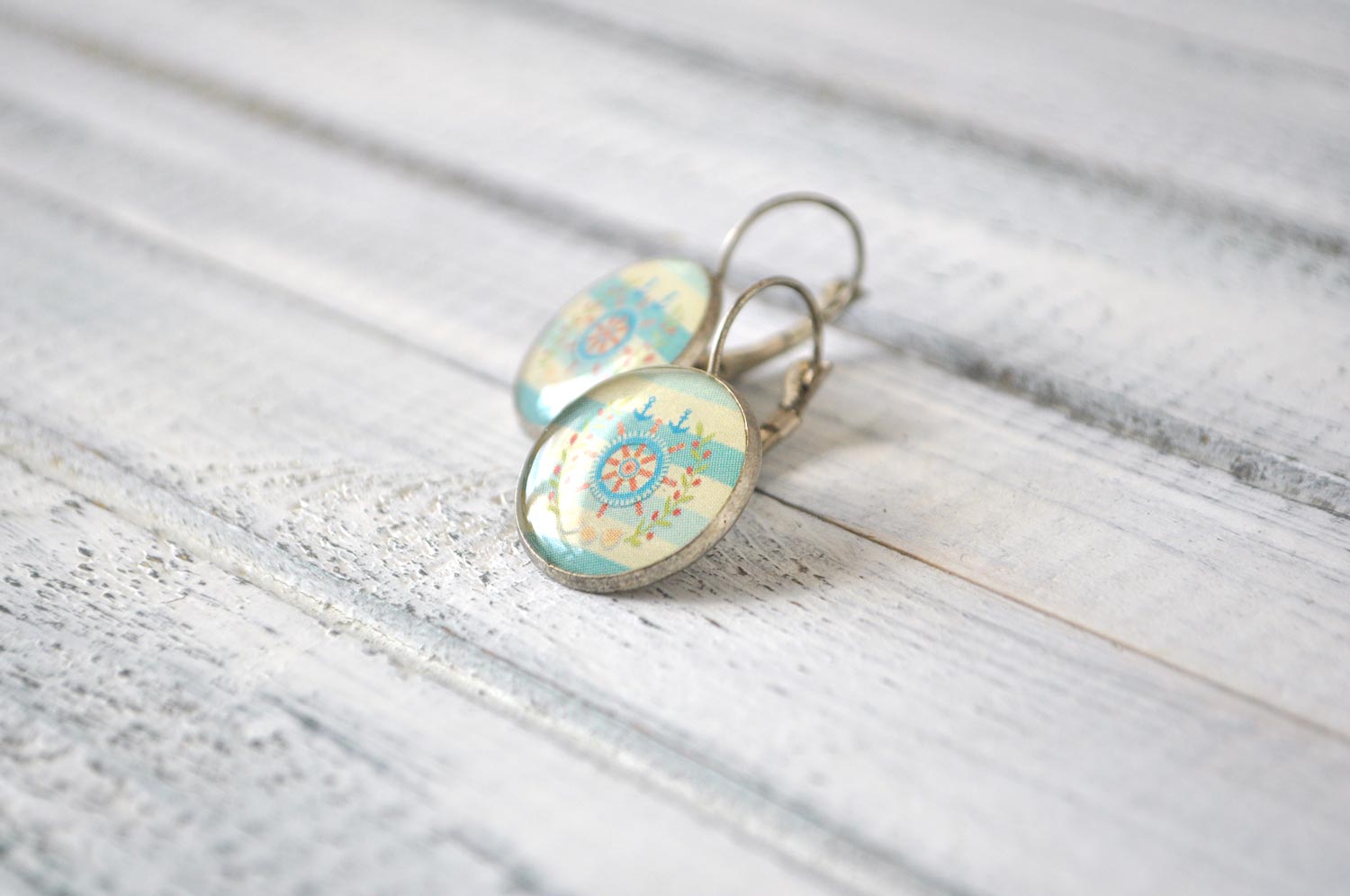 Штурвал - серьги в металлической оправе