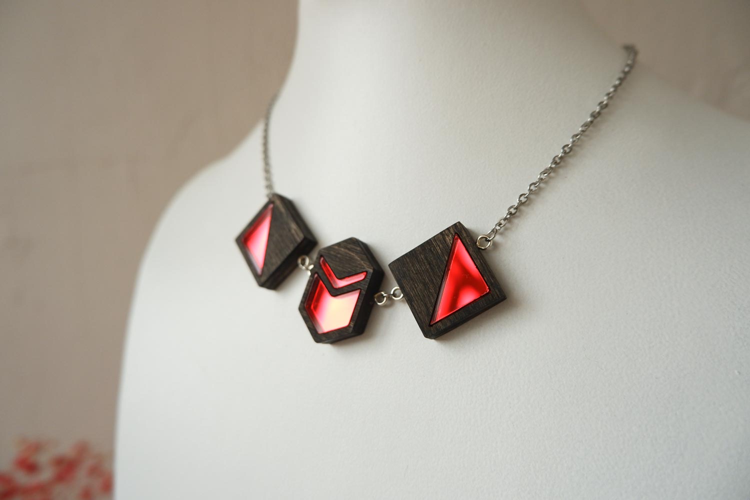 Асимметрия с квадратами - ожерелье