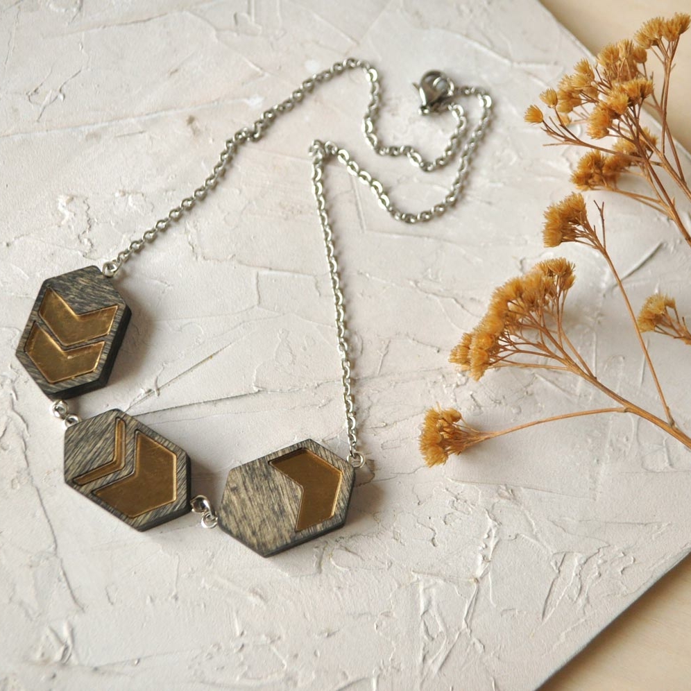 Золотые стрелки - ожерелье